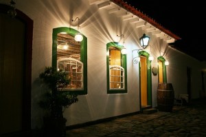 paraty-254516_640