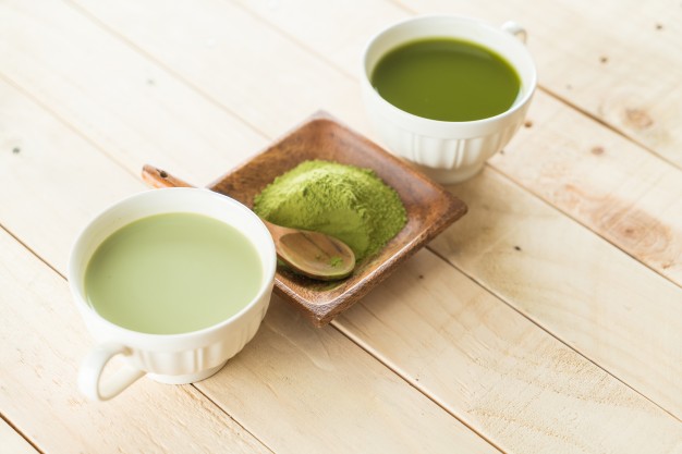 hot-matcha-latte_1339-1046