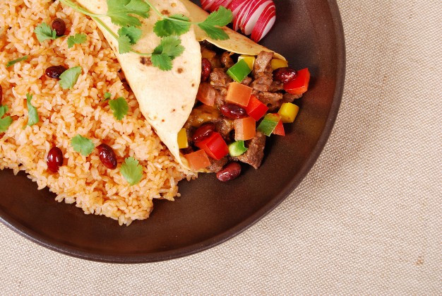 beef-burrito-with-rice_1147-392